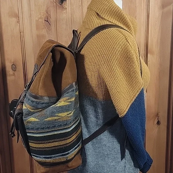 Handmade Leather & Wool Backpack - Picture 3 of 14